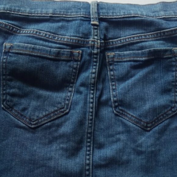 Old navy denim distressed Jean skirt - Picture 6 of 8